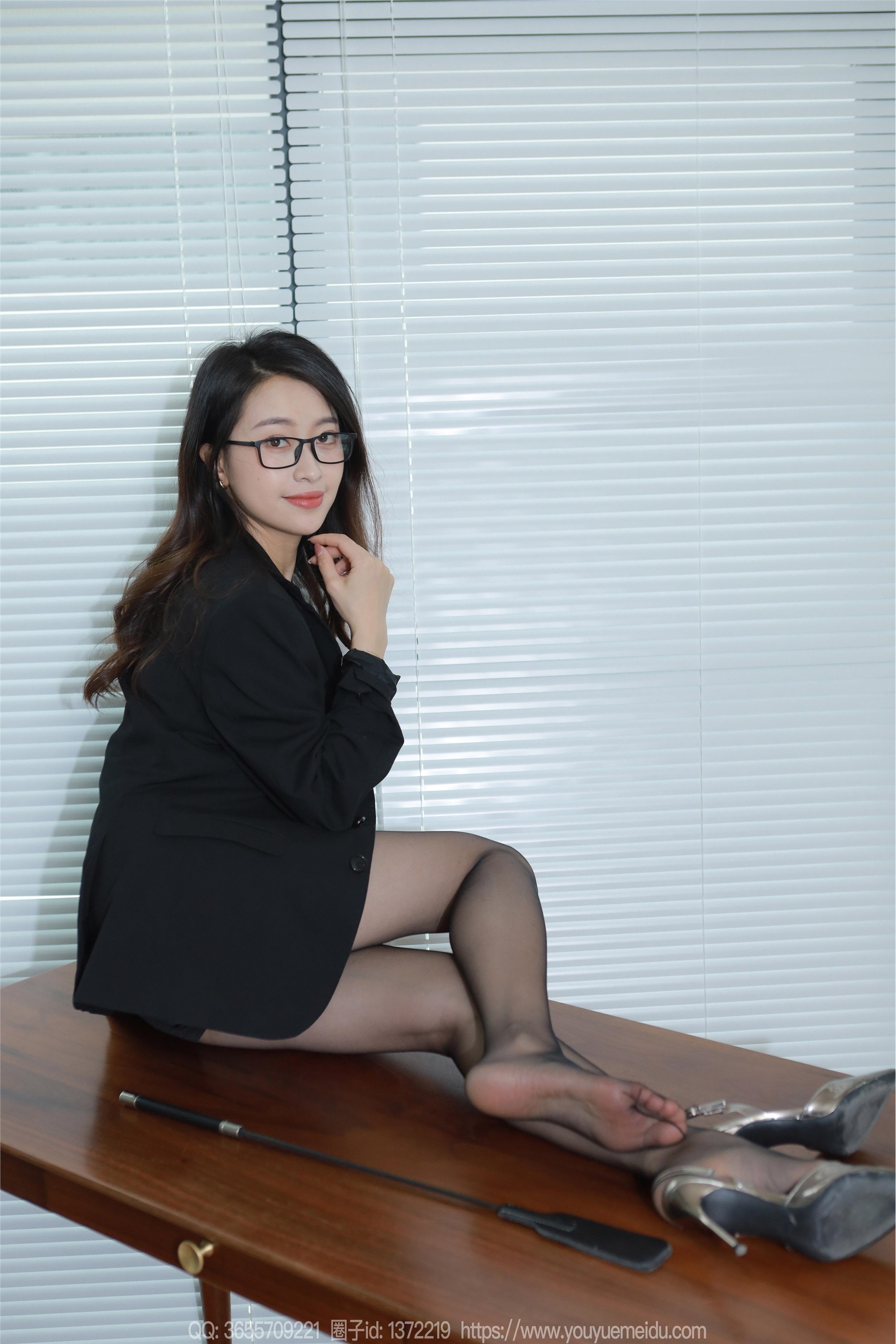 IESS异思趣向  2024.03.04 丝享家 1678 小婕《眼镜OL（下）》